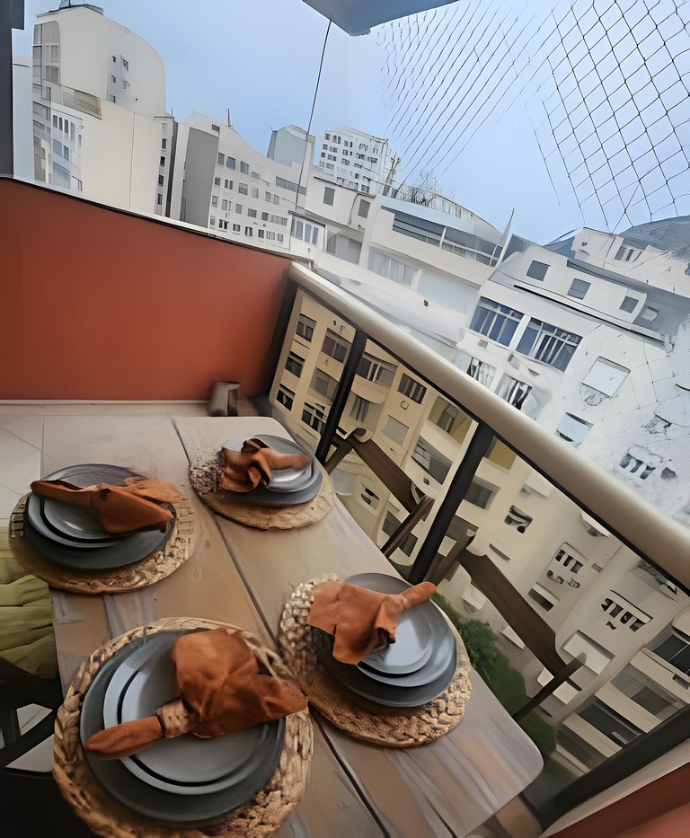 2 Quartos + Varanda + Vaga | Posto 4,Copacabana