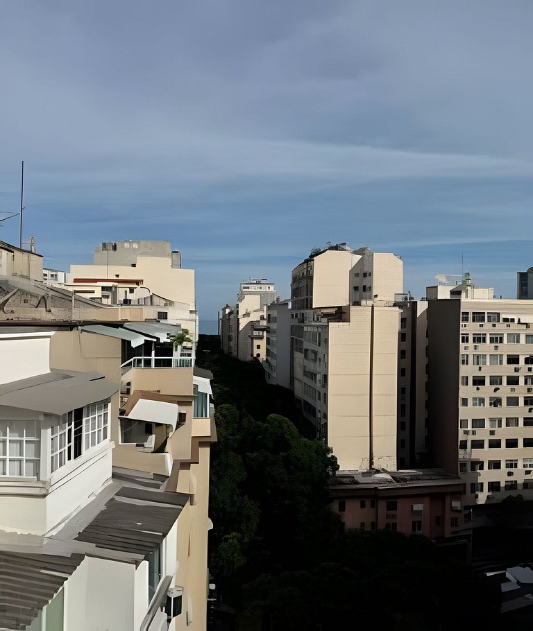 2 Quartos + Varanda + Vaga | Posto 4,Copacabana