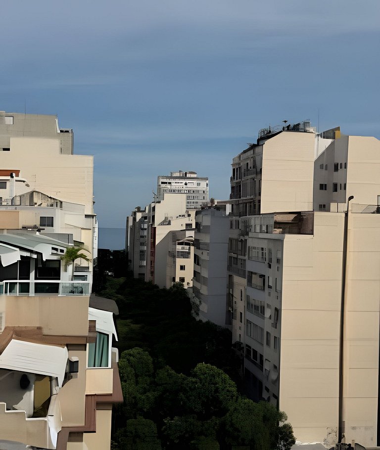 2 Quartos + Varanda + Vaga | Posto 4,Copacabana