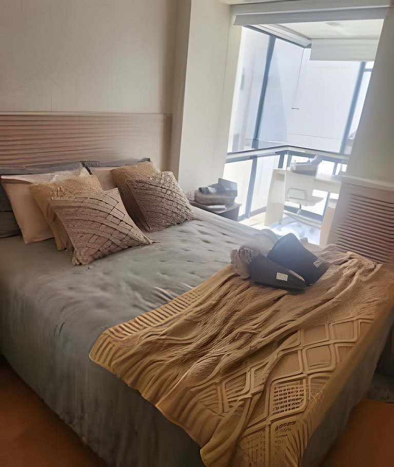 2 Quartos + Varanda + Vaga | Posto 4,Copacabana