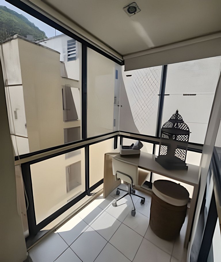 2 Quartos + Varanda + Vaga | Posto 4,Copacabana
