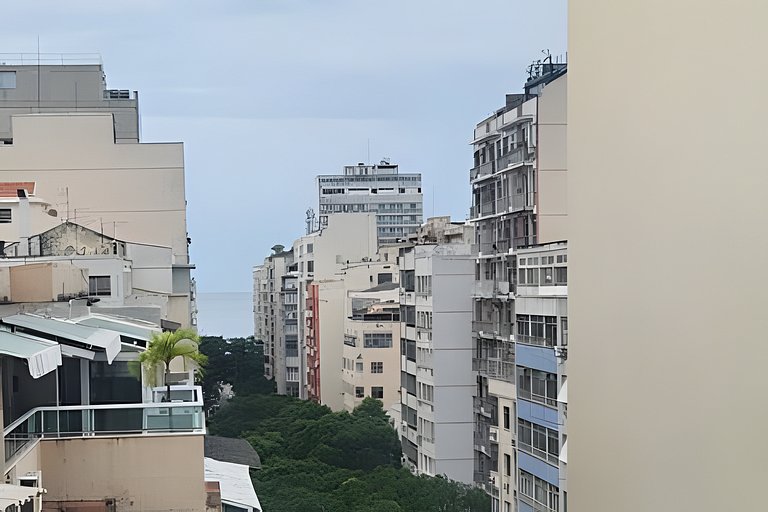 2 Quartos + Varanda + Vaga | Posto 4,Copacabana