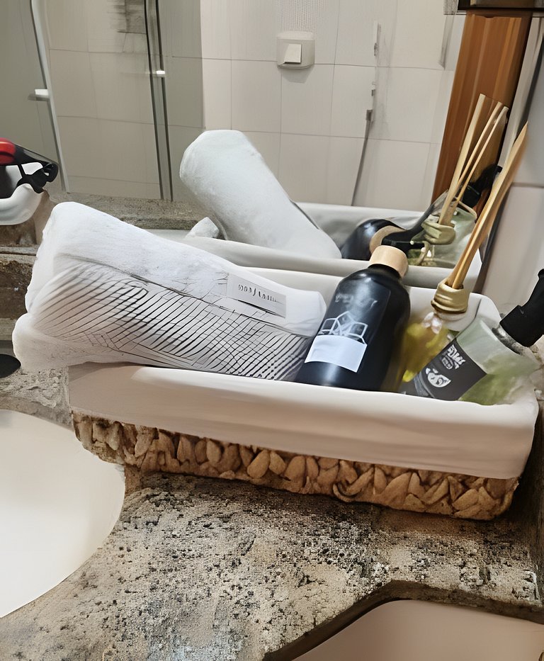2 Quartos + Varanda + Vaga | Posto 4,Copacabana
